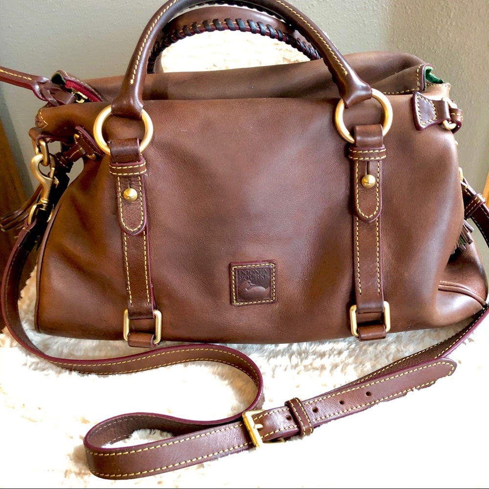 EUC Dooney & Bourke Florentine Medium Satc…